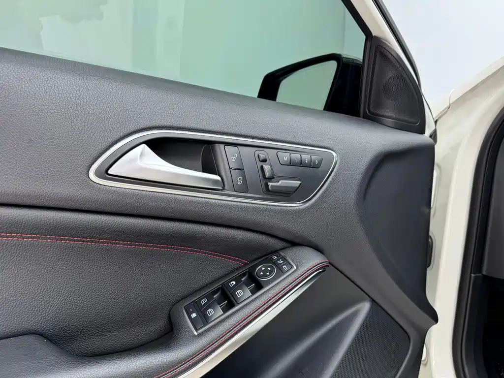 Mercedes-Benz Mercedes-Benz A-Class AMG 2014 AMG A 45 4MATIC 2015 - thumbnail 8