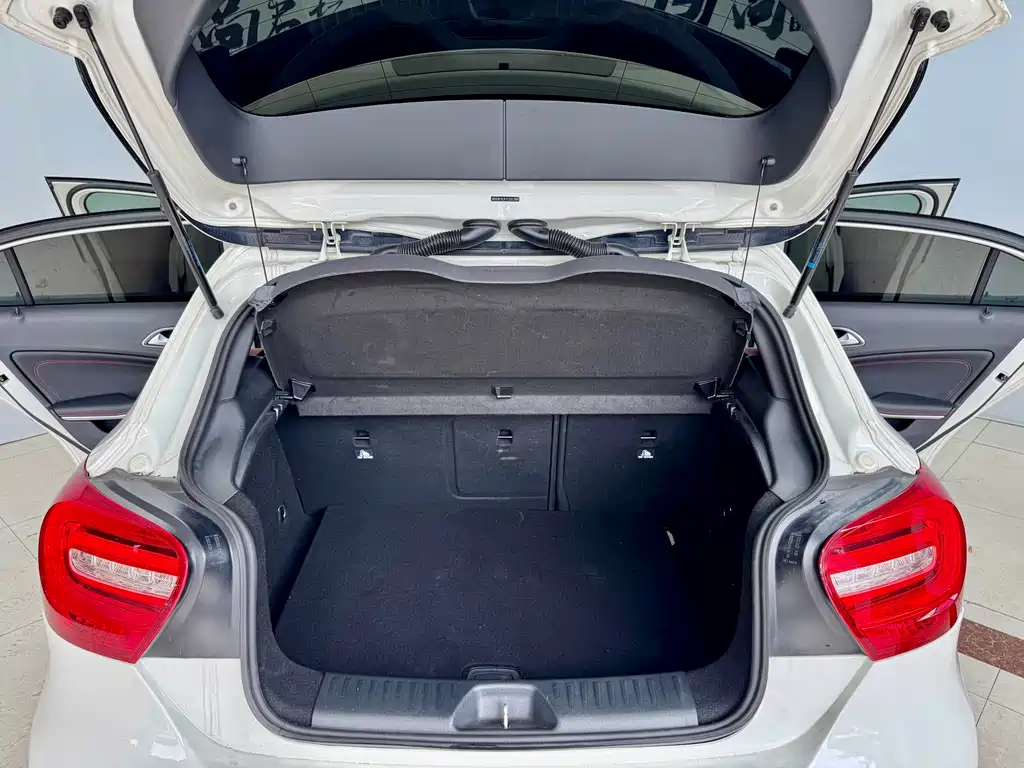 Mercedes-Benz Mercedes-Benz A-Class AMG 2014 AMG A 45 4MATIC 2015 - thumbnail 22