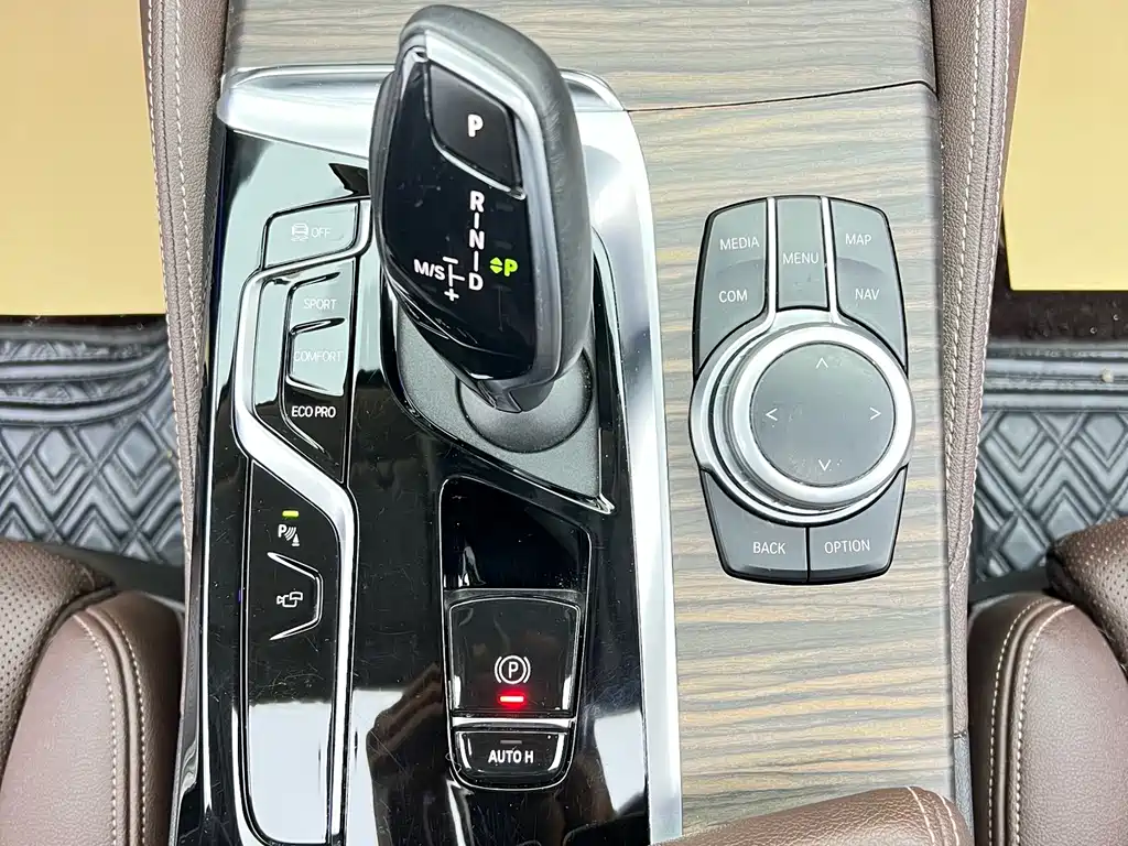 BMW BMW 5 Series 2022 530Li Exclusive Luxury Package 2022 - thumbnail 12