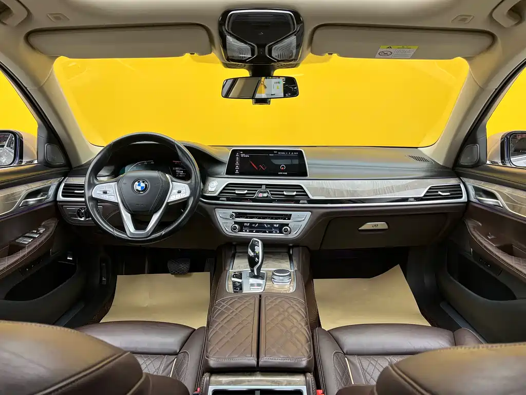 BMW BMW 7 Series 2020 - thumbnail 9