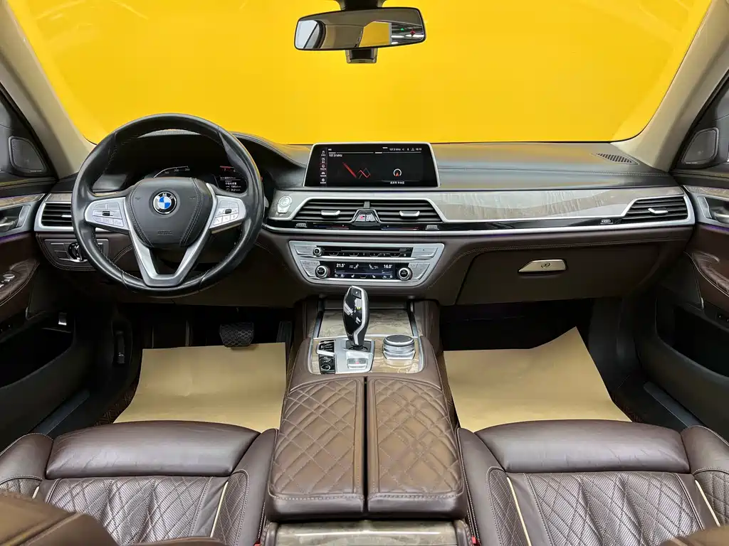 BMW BMW 7 Series 2020 - thumbnail 10