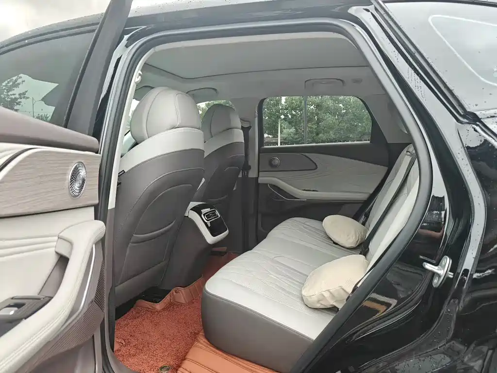 Exeed Exeed Yaoguang C-DM 2025 200km Long Range Pro AWD 2024 - thumbnail 7