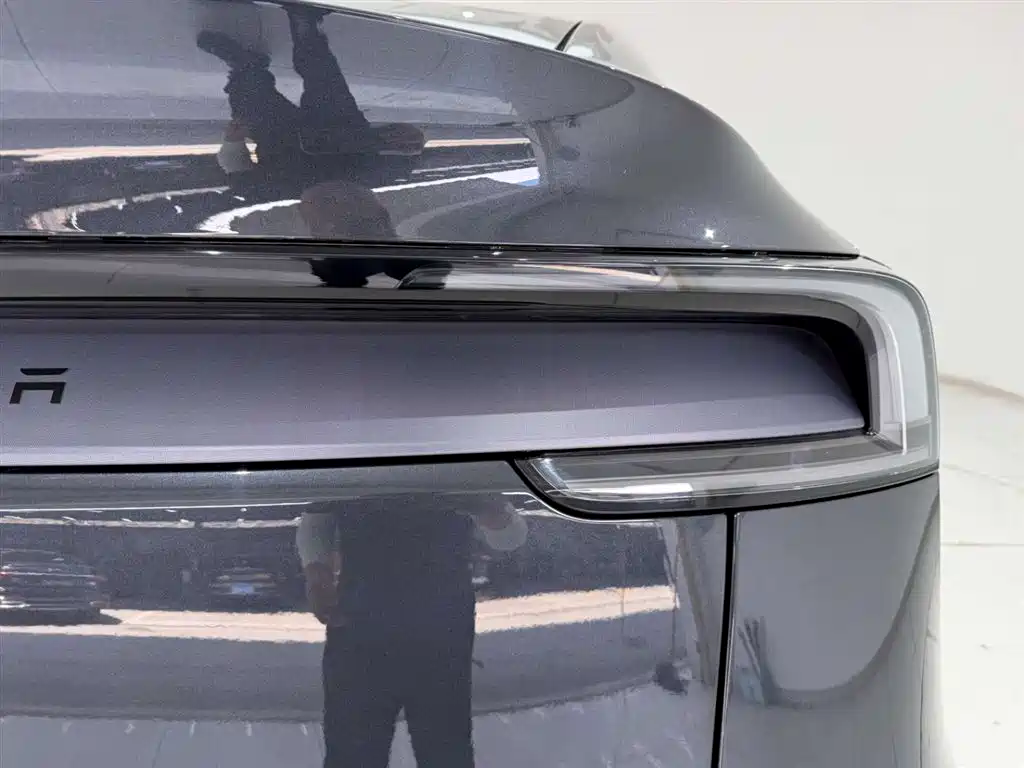 Tesla Model Y 2025 RWD 2025 - thumbnail 10