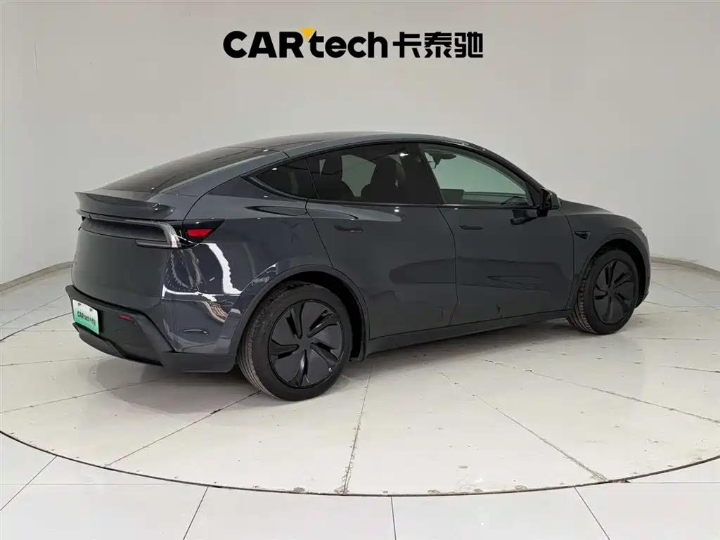 Tesla Model Y 2025 RWD 2025 - thumbnail 11