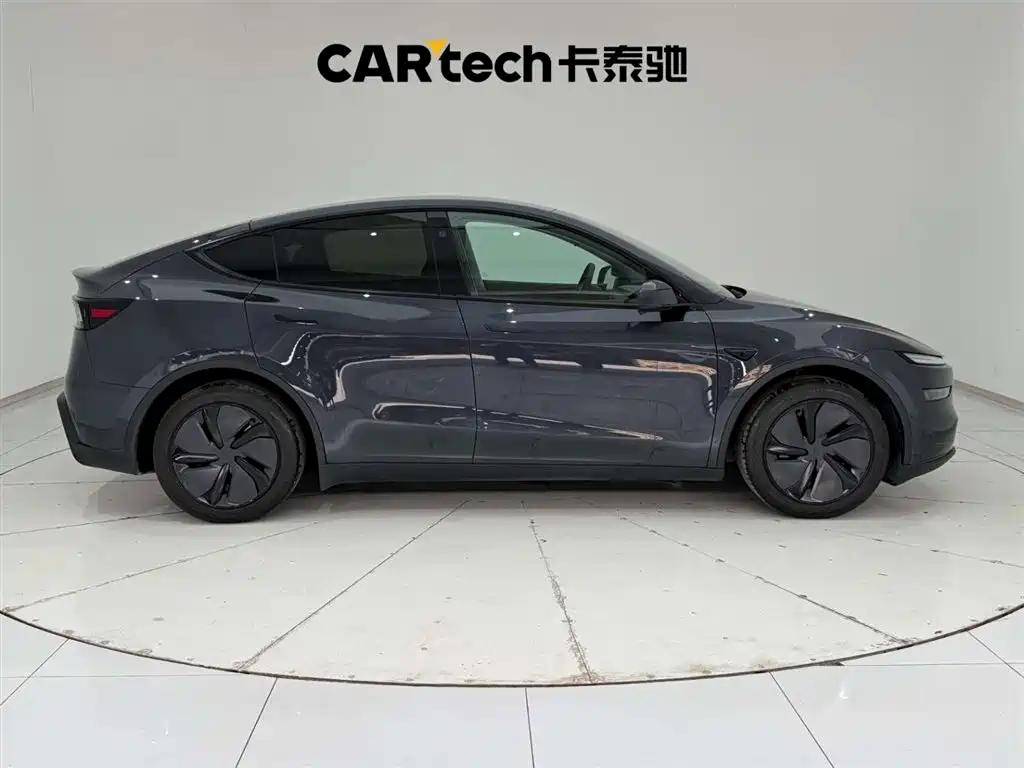 Tesla Model Y 2025 RWD 2025 - thumbnail 12