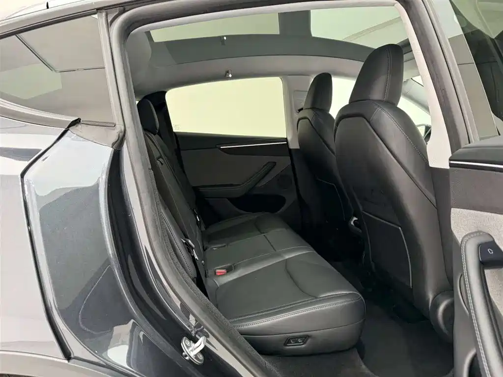 Tesla Model Y 2025 RWD 2025 - thumbnail 20