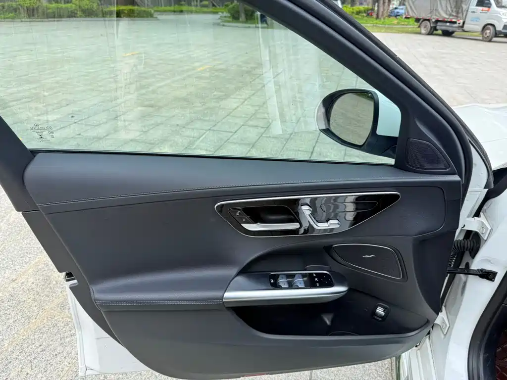 Mercedes-Benz Mercedes-Benz C-Class 2023 Facelift C 260 L Sport Edition 2023 - thumbnail 4