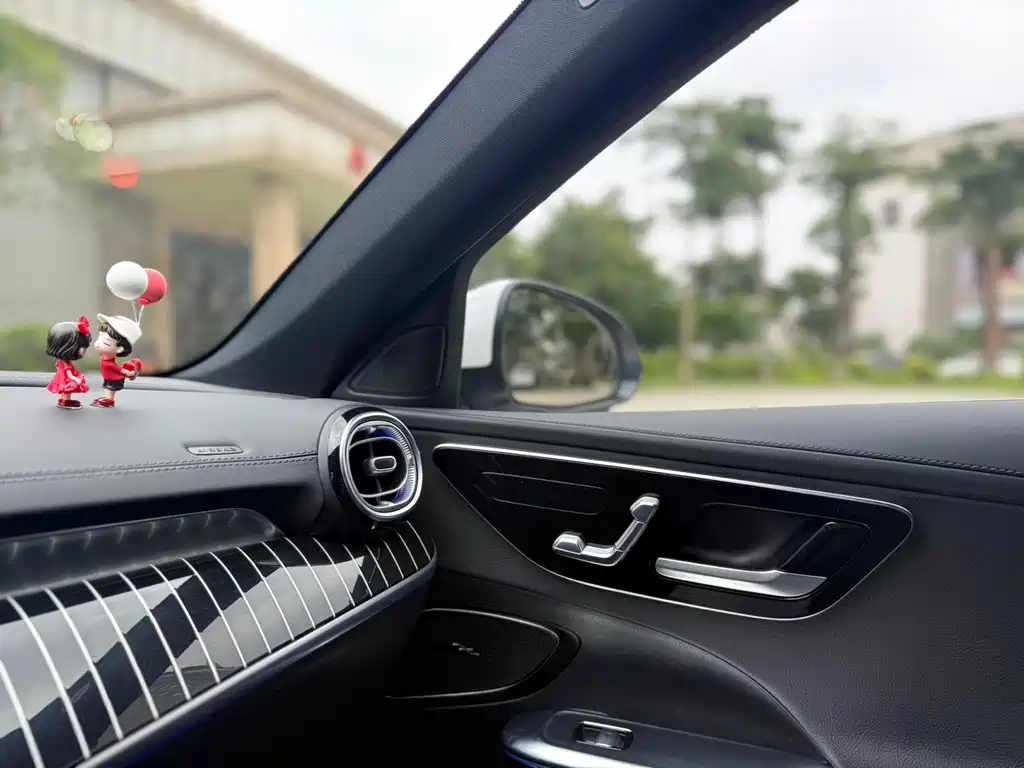 Mercedes-Benz Mercedes-Benz C-Class 2023 Facelift C 260 L Sport Edition 2023 - thumbnail 14