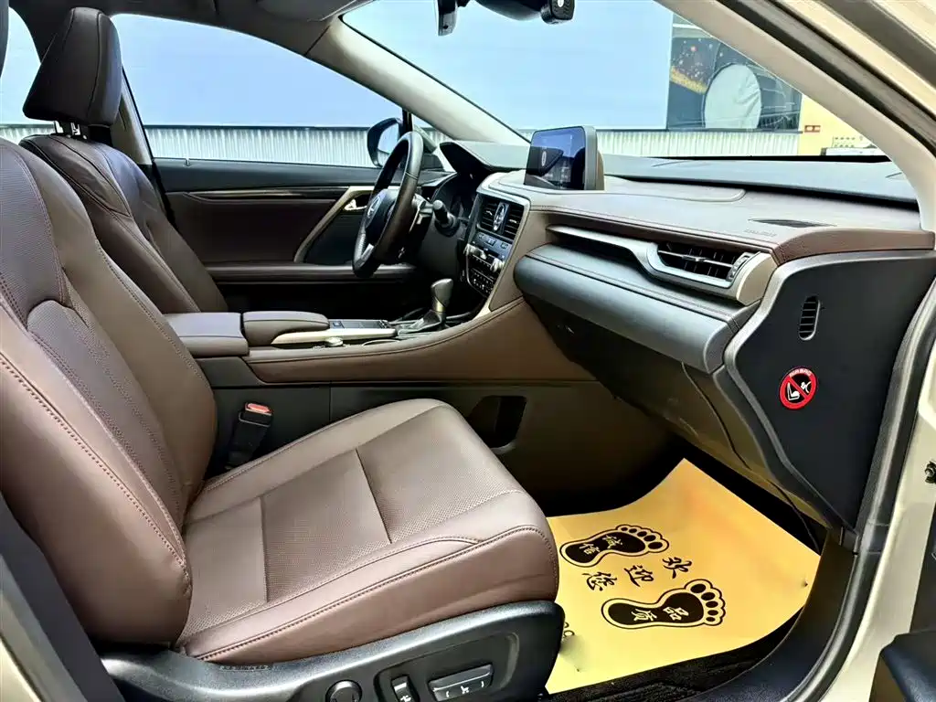 Lexus Lexus RX 300 FWD Comfort Edition 2020 Facelift 2021 - thumbnail 4