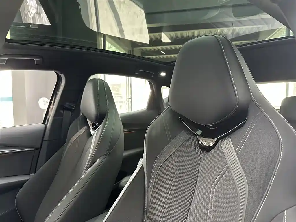 Volkswagen ID. UNYX 06 2024 Pro Long Range 2025 - thumbnail 8