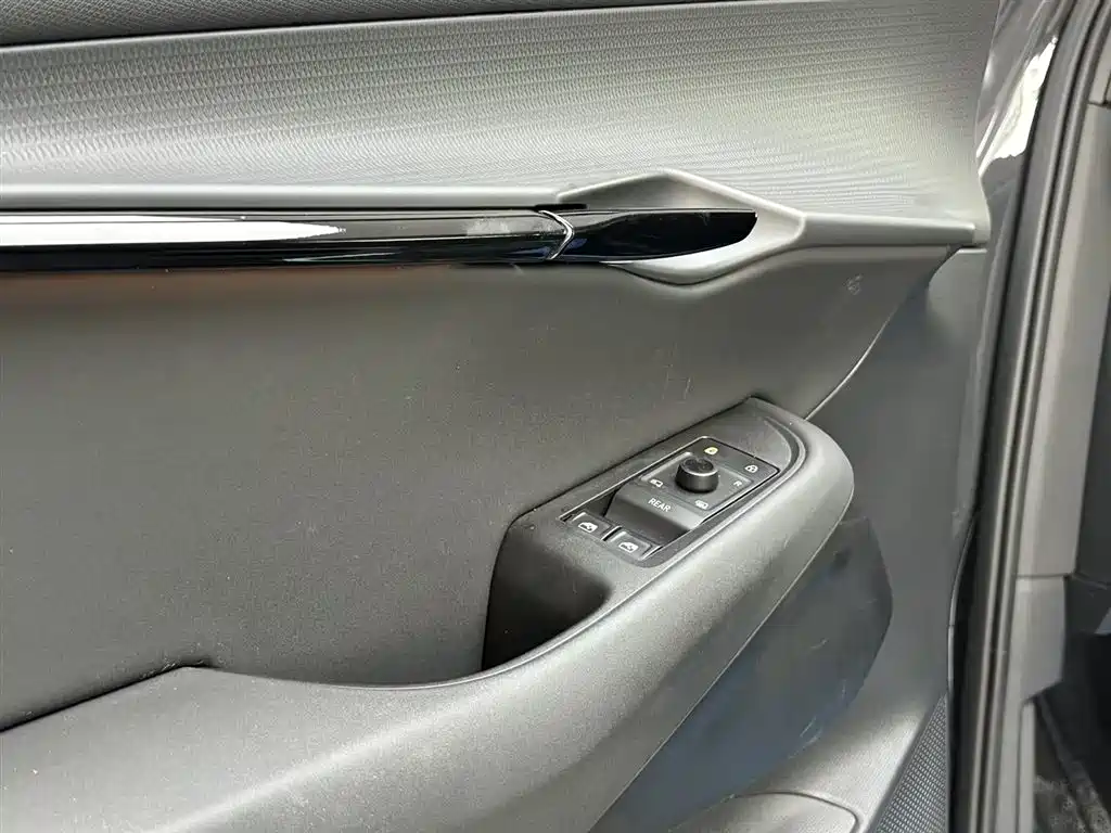Volkswagen ID. UNYX 06 2024 Pro Long Range 2025 - thumbnail 13