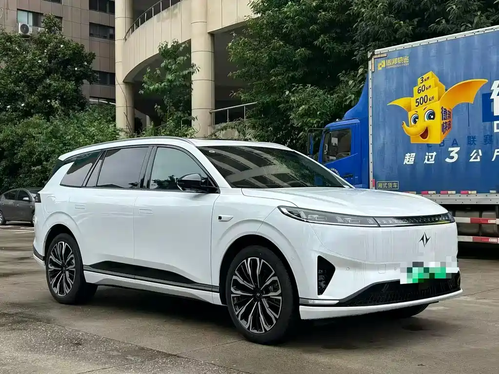 Dongfeng eπ eπ008 2026 6-Seater BEV Family Edition 2025 - thumbnail 3