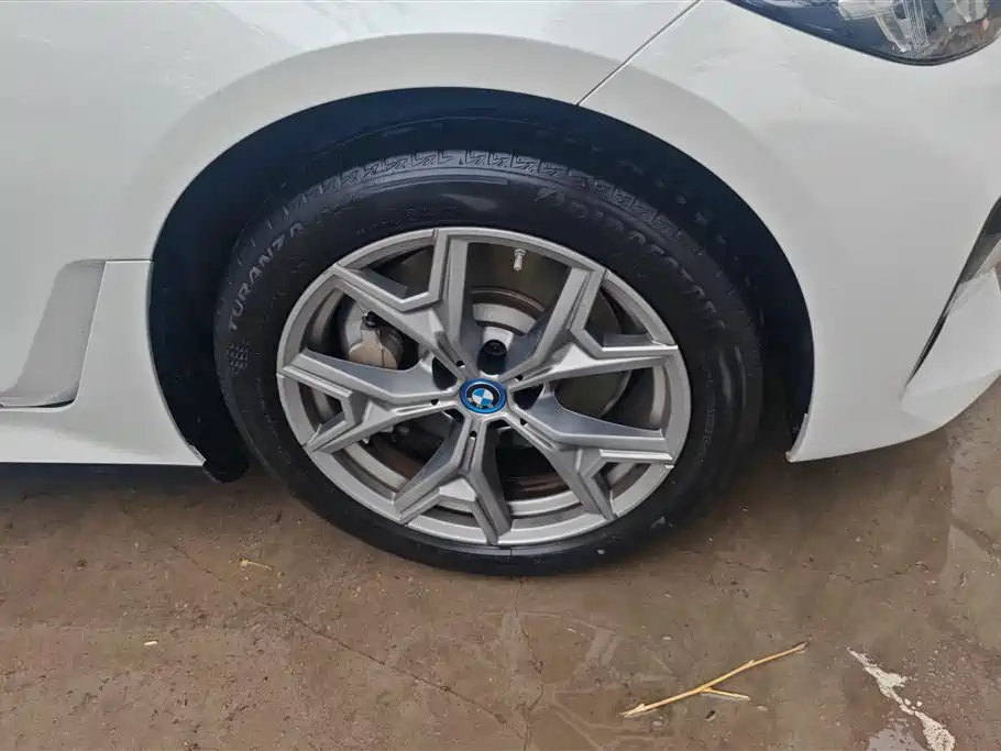 BMW BMW i3 eDrive 35 L 2024 - thumbnail 6