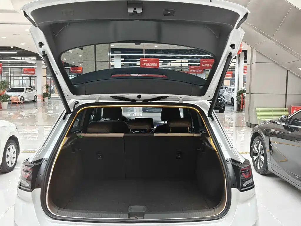 Volkswagen T-ROC 2023 300TSI DSG FWD Chenguang Edition 2024 - thumbnail 16