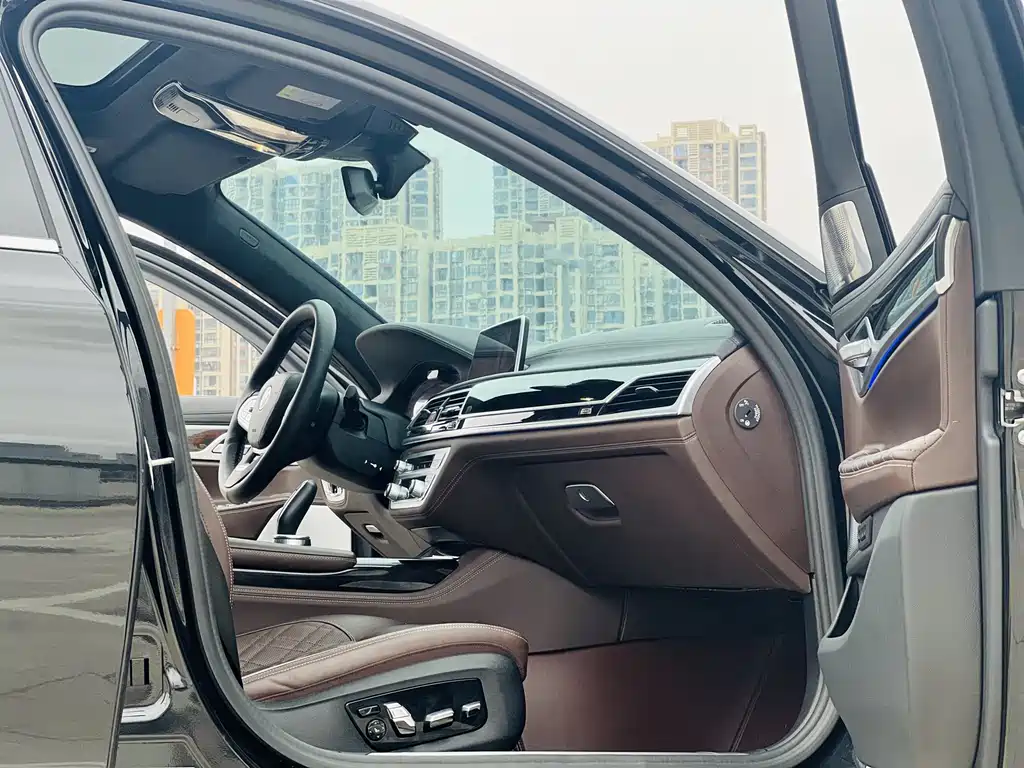 BMW BMW 7 Series 2022 740Li xDrive Executive Luxury Package 2022 - thumbnail 6