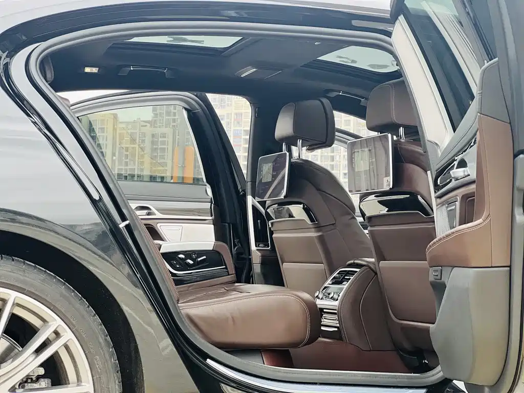 BMW BMW 7 Series 2022 740Li xDrive Executive Luxury Package 2022 - thumbnail 7