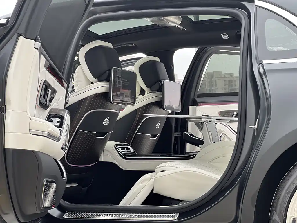 Mercedes-Benz Mercedes-Maybach S-Class 2022 S 680 4MATIC First Edition 2023 - thumbnail 6