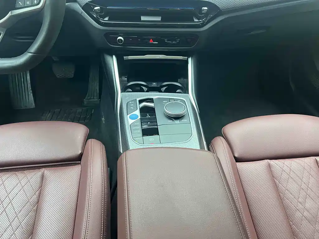 BMW BMW i3 2025 eDrive 40 L Black Edition 2024 - thumbnail 8