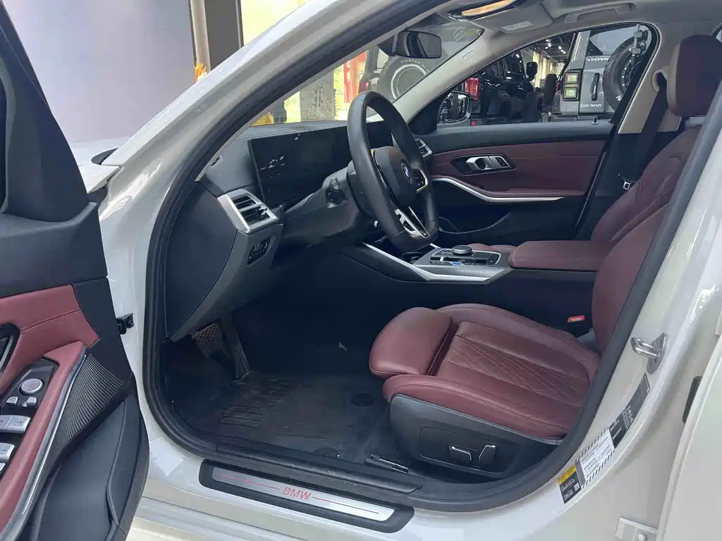 BMW BMW i3 2025 eDrive 40 L Black Edition 2024 - thumbnail 9