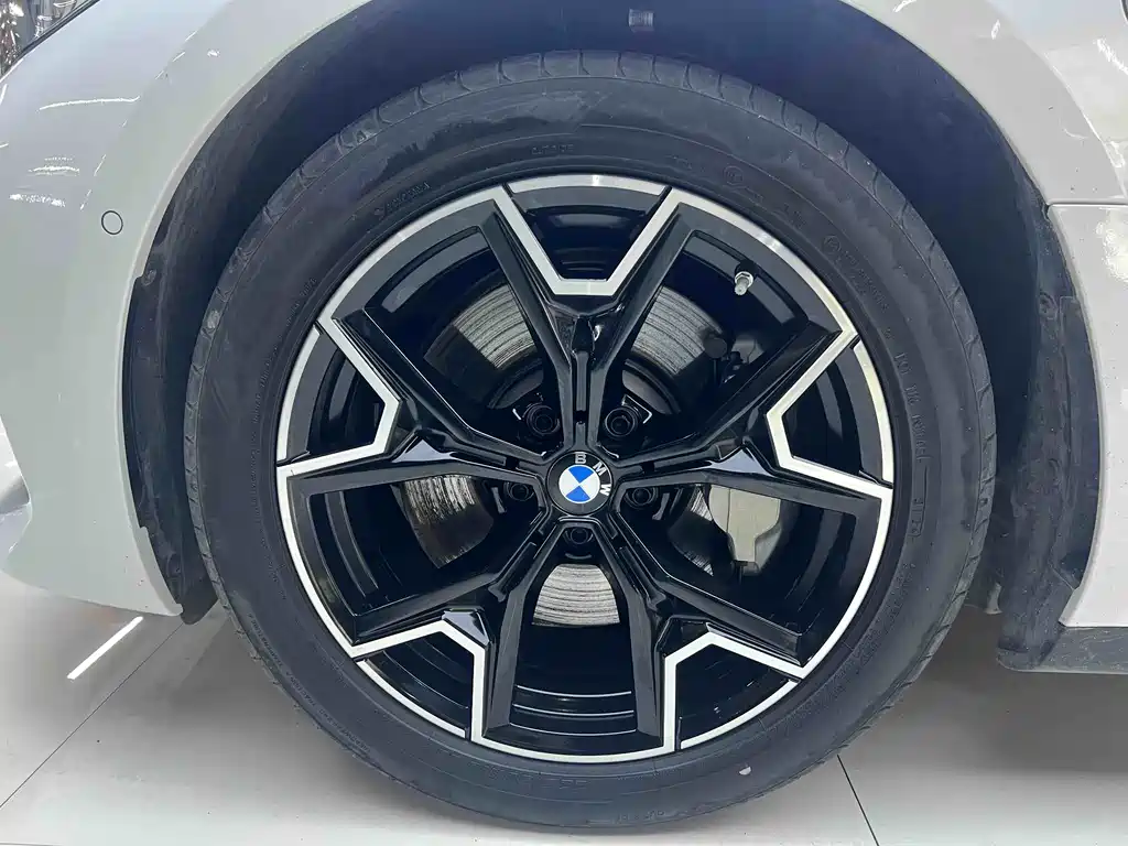 BMW BMW i3 2025 eDrive 40 L Black Edition 2024 - thumbnail 16