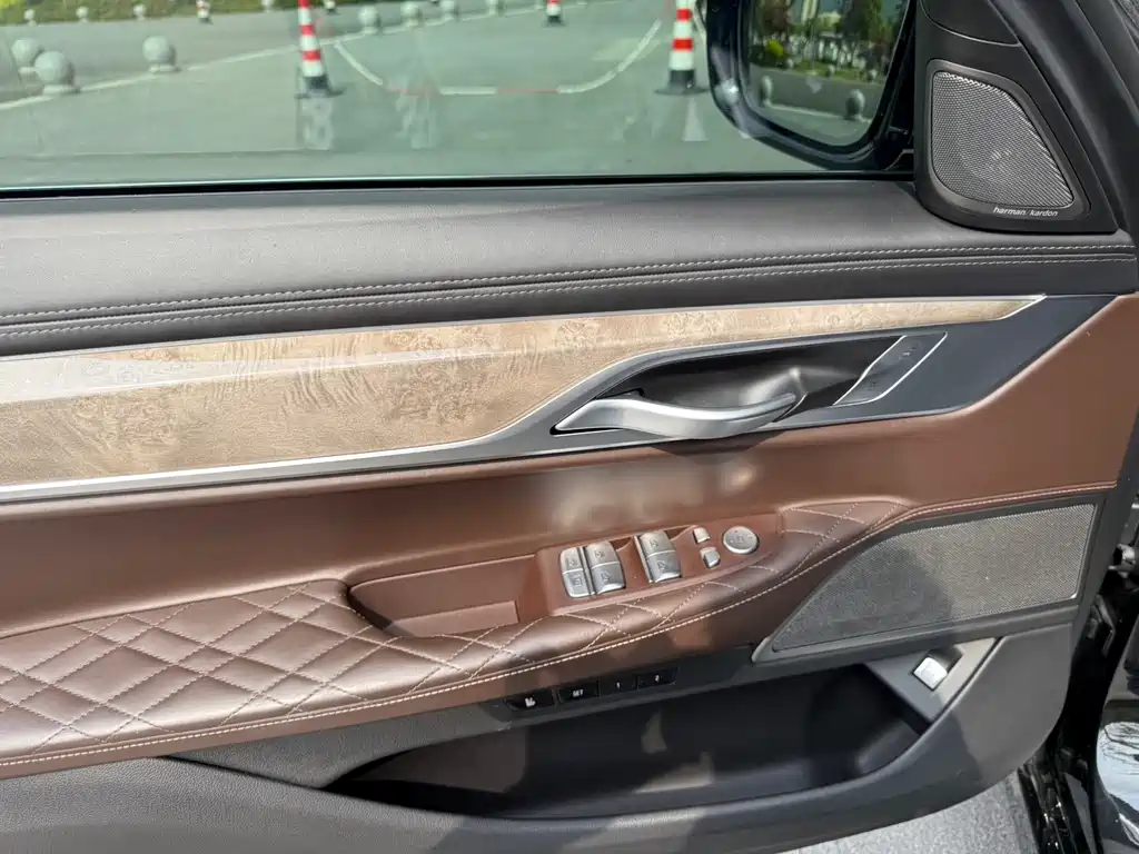 BMW BMW 7 Series 2021 740Li Leading Edition Luxury Package 2021 - thumbnail 9