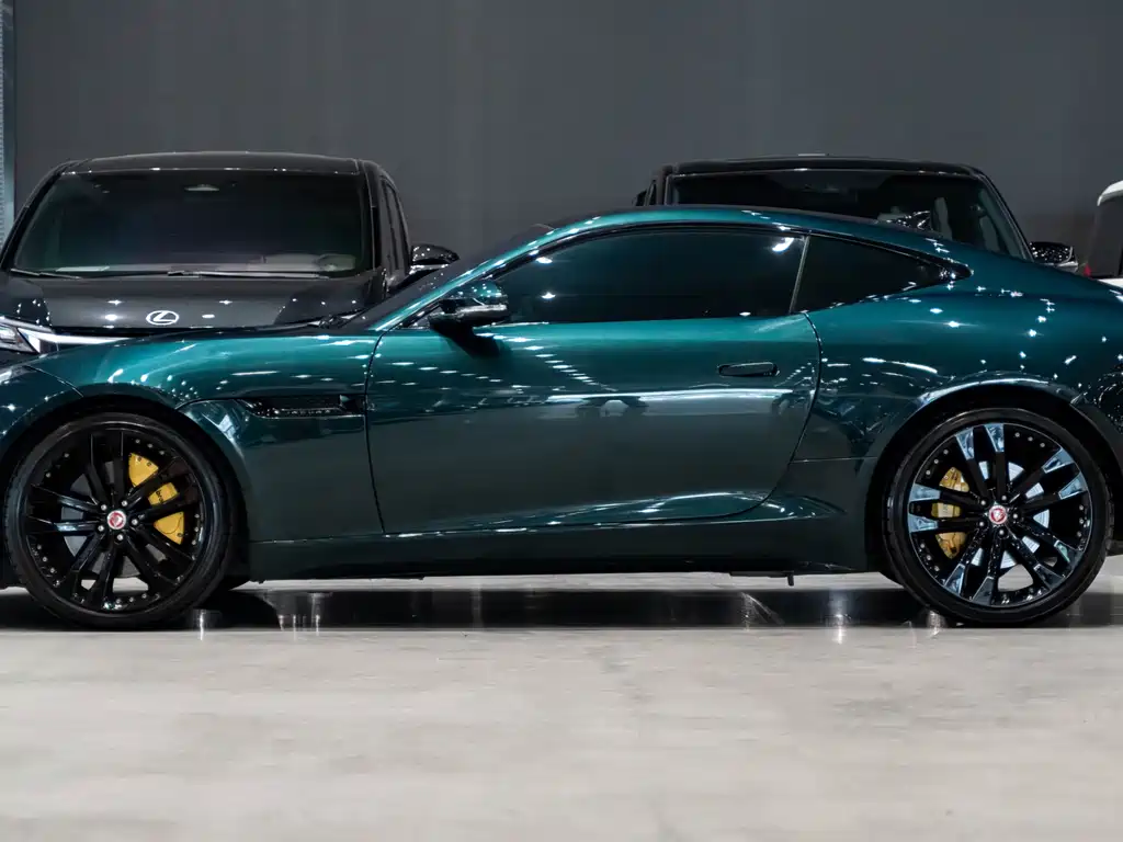 Jaguar Jaguar F-TYPE 2019 2.0T Coupe 2019 - thumbnail 4