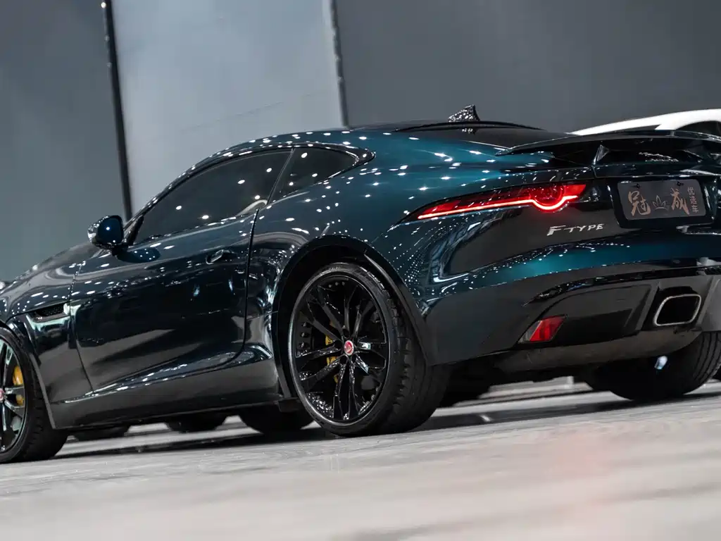 Jaguar Jaguar F-TYPE 2019 2.0T Coupe 2019 - thumbnail 5