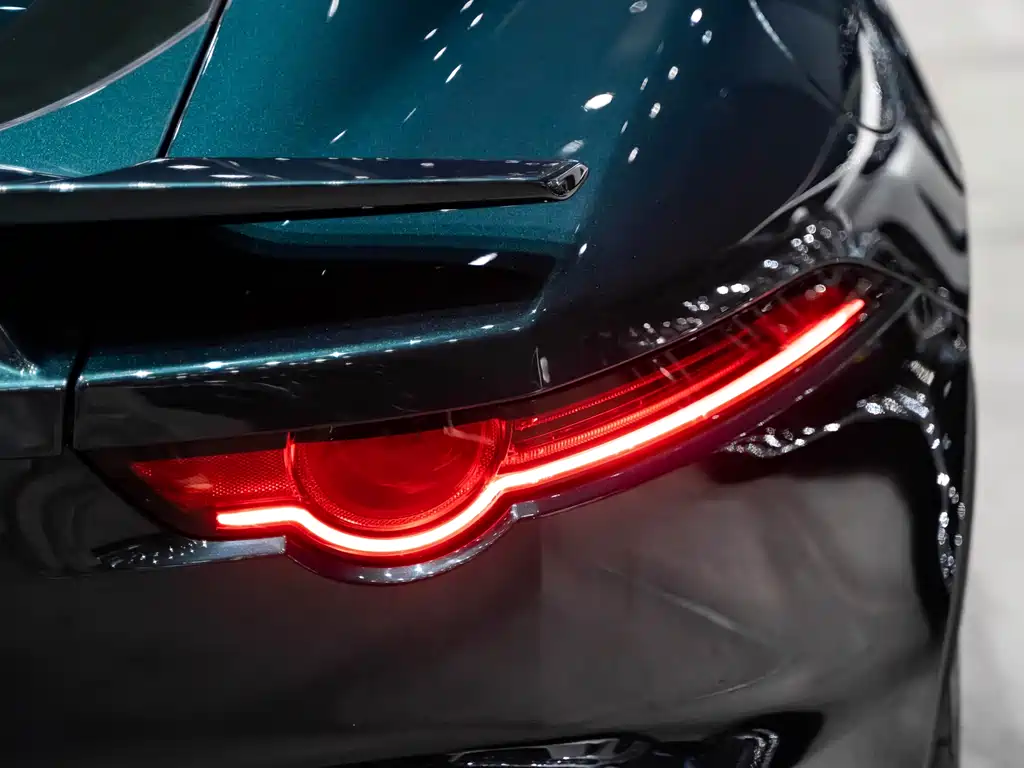 Jaguar Jaguar F-TYPE 2019 2.0T Coupe 2019 - thumbnail 8