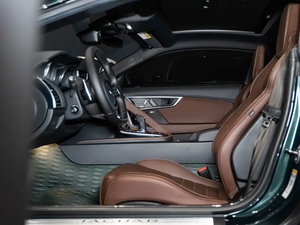 Jaguar Jaguar F-TYPE 2019 2.0T Coupe 2019 - thumbnail 10