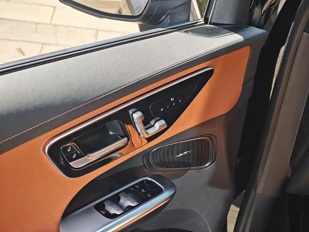 Mercedes-Benz Mercedes-Benz GLC 260 L 4MATIC Luxury 2024 - thumbnail 12