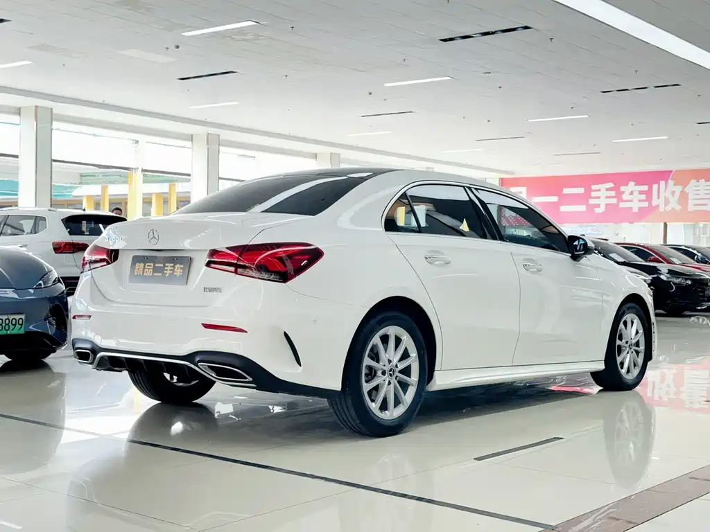 Mercedes-Benz Mercedes-Benz A-Class 2022 A 200 L Sport Sedan Fashion Edition 2022 - thumbnail 4
