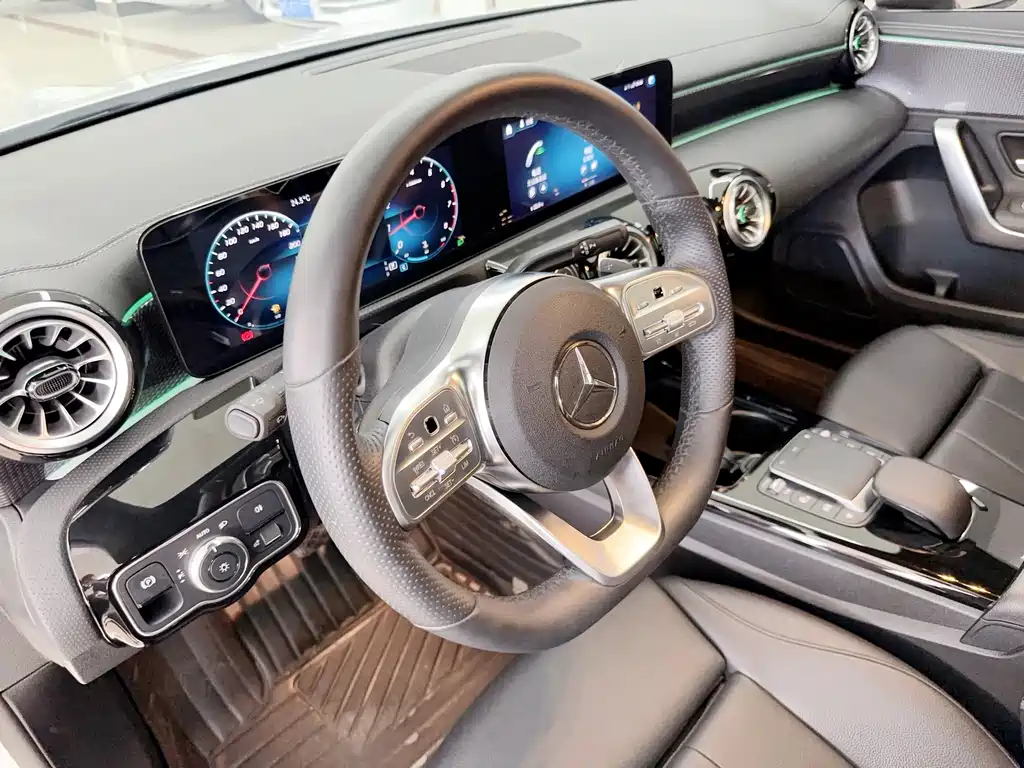 Mercedes-Benz Mercedes-Benz A-Class 2022 A 200 L Sport Sedan Fashion Edition 2022 - thumbnail 7
