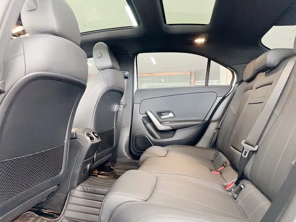 Mercedes-Benz Mercedes-Benz A-Class 2022 A 200 L Sport Sedan Fashion Edition 2022 - thumbnail 11