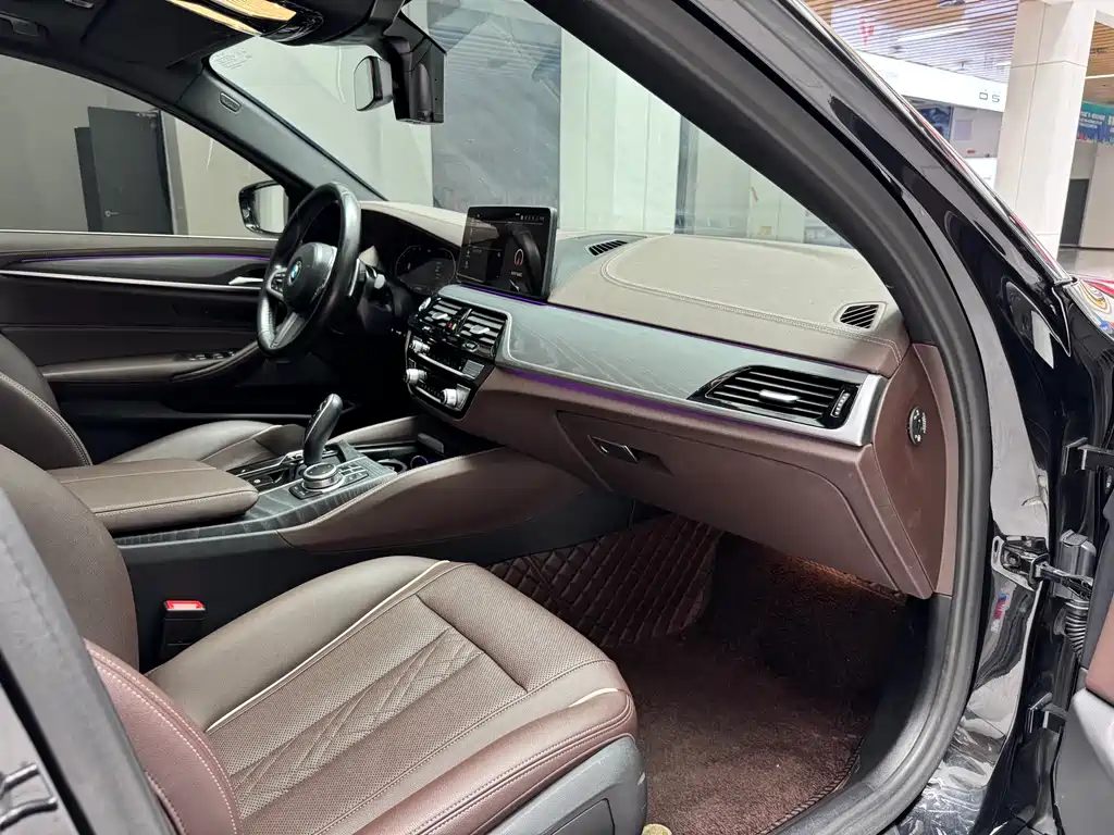 BMW BMW 5 Series 2022 530Li Leading Edition M Sport Package 2022 - thumbnail 18