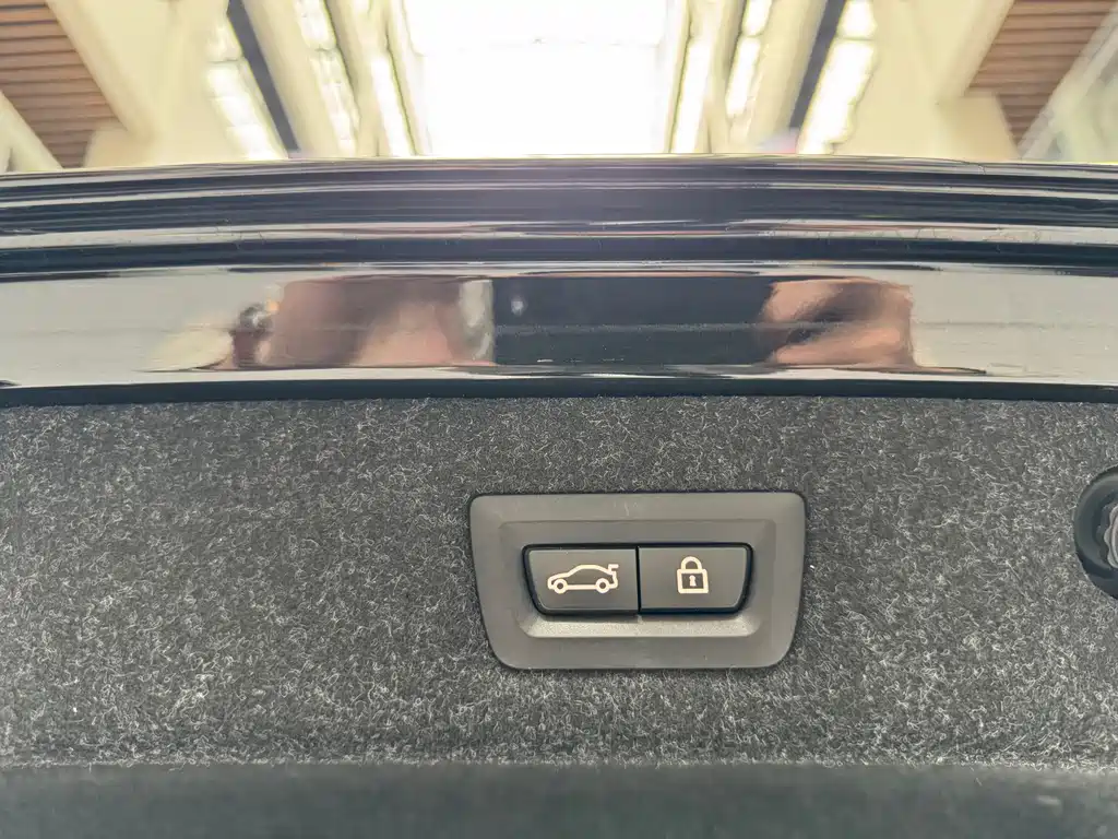 BMW BMW 5 Series 2022 530Li Leading Edition M Sport Package 2022 - thumbnail 25