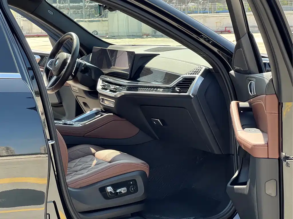 BMW BMW X6 2023 xDrive40i Exclusive M Sport Package 2024 - thumbnail 6