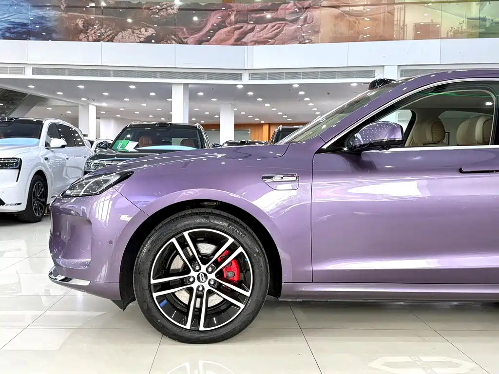 AITO AITO M5 2025 EREV Ultra AWD 2025 - thumbnail 4