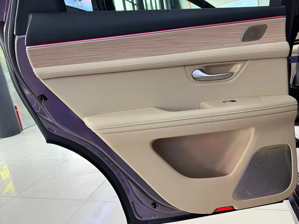 AITO AITO M5 2025 EREV Ultra AWD 2025 - thumbnail 10
