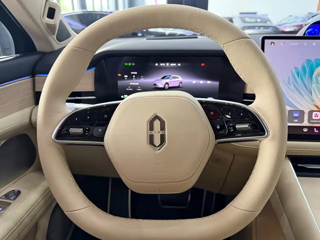 AITO AITO M5 2025 EREV Ultra AWD 2025 - thumbnail 13