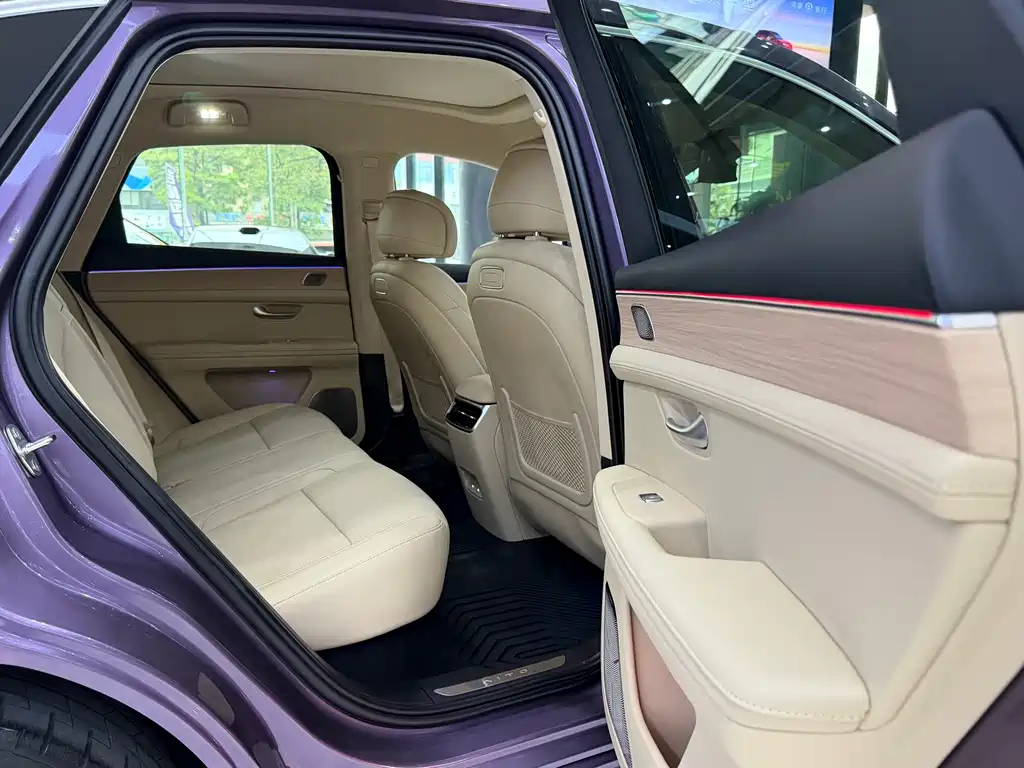 AITO AITO M5 2025 EREV Ultra AWD 2025 - thumbnail 16