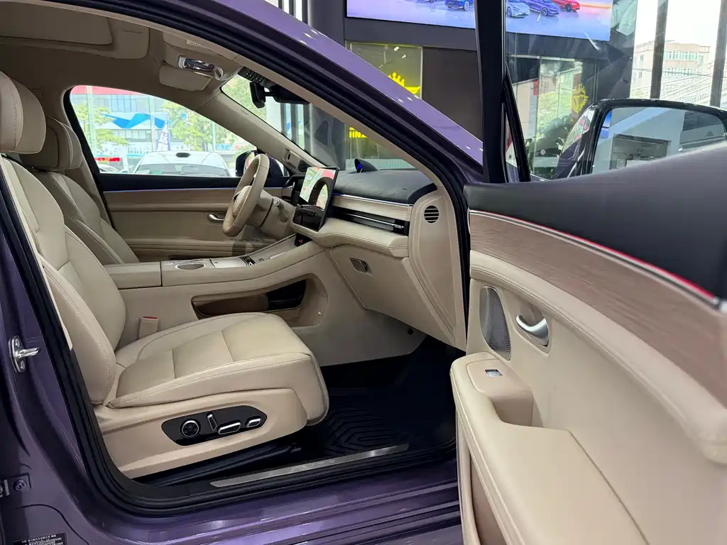 AITO AITO M5 2025 EREV Ultra AWD 2025 - thumbnail 17