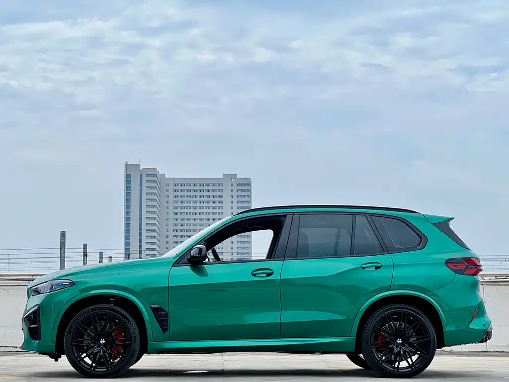 BMW 2023 BMW X5 M Competition 2024 - thumbnail 12