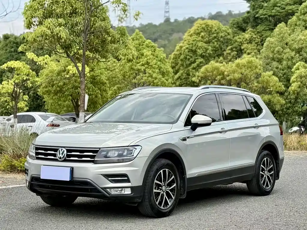 Volkswagen Tiguan L 2018 330TSI FWD Luxury 2018