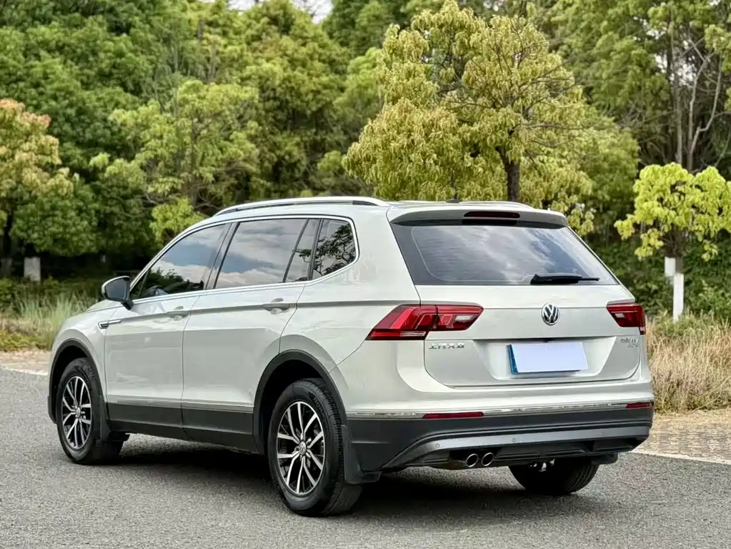 Volkswagen Tiguan L 2018 330TSI FWD Luxury 2018 - thumbnail 7