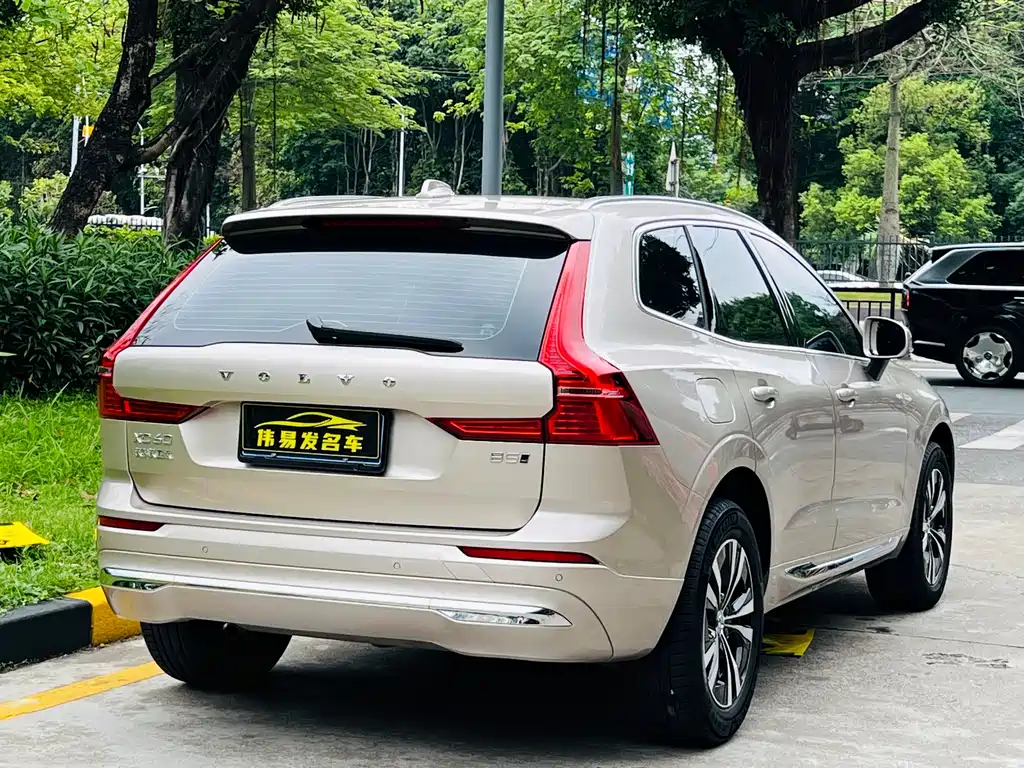 Volvo Volvo XC60 2025 B5 AWD Momentum 2025 - thumbnail 5