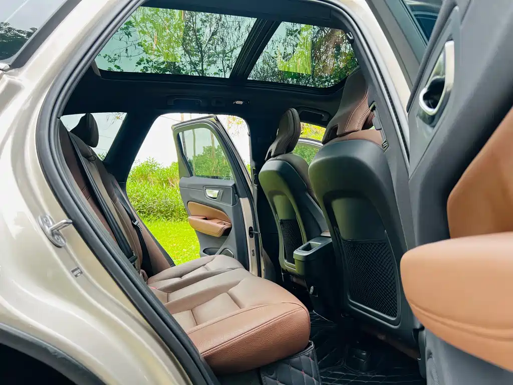 Volvo Volvo XC60 2025 B5 AWD Momentum 2025 - thumbnail 12