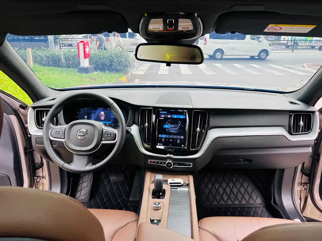 Volvo Volvo XC60 2025 B5 AWD Momentum 2025 - thumbnail 16
