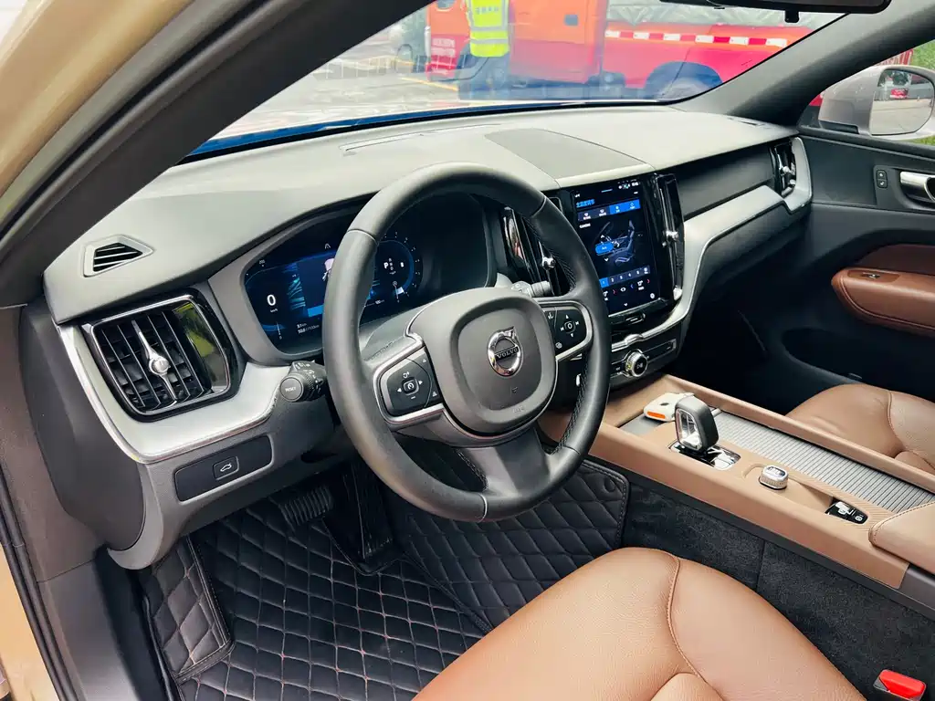 Volvo Volvo XC60 2025 B5 AWD Momentum 2025 - thumbnail 18