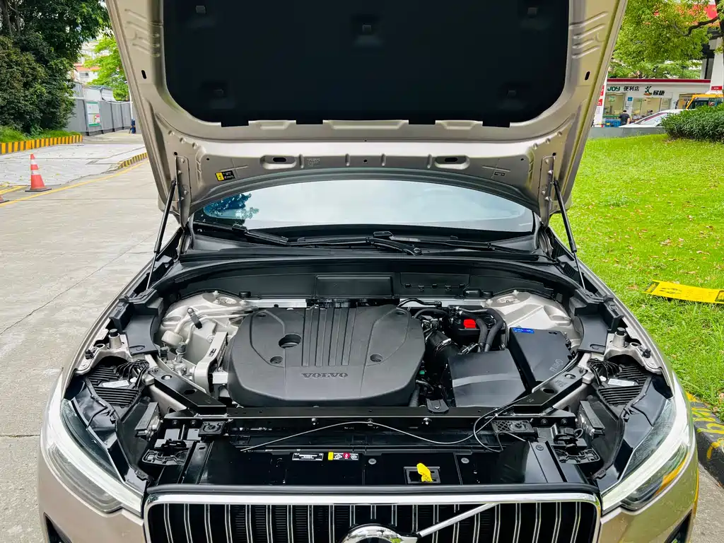 Volvo Volvo XC60 2025 B5 AWD Momentum 2025 - thumbnail 20
