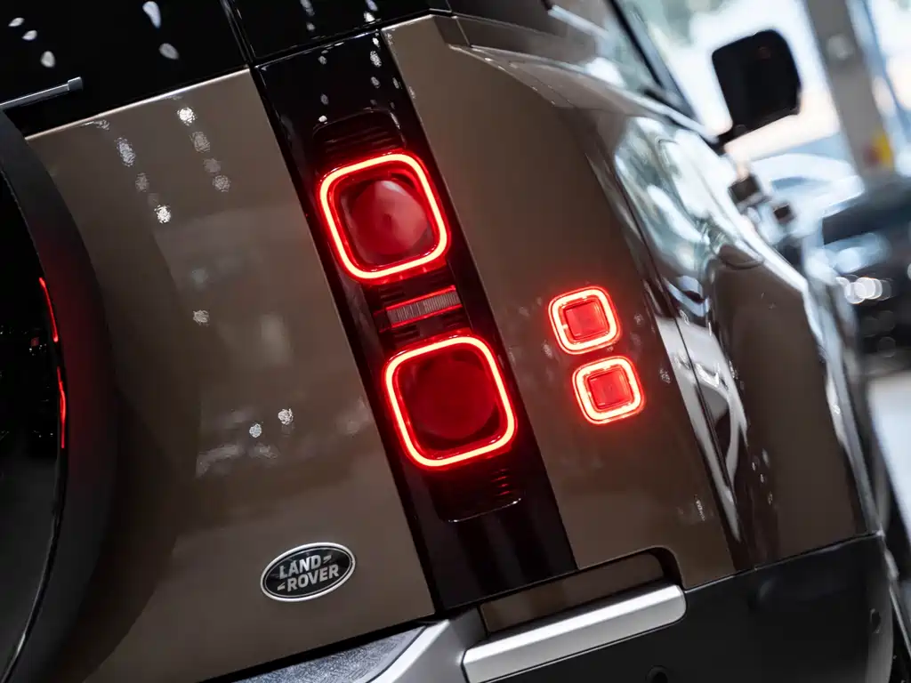 Land Rover Land Rover Defender 2020 110 P400 HSE 2020 - thumbnail 8